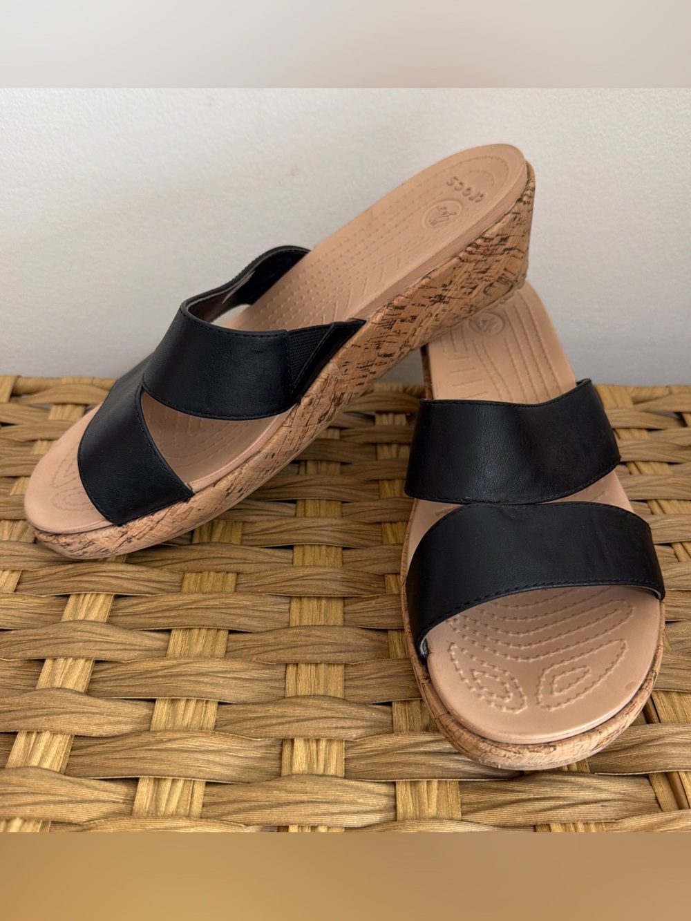 Crocs Women's Size 10 A Leigh Cross 2 Strap Black Low Cork Wedge Sandals Shoes